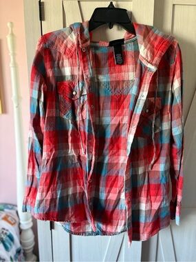 Wrangler Red, Blue & White Plaid Hooded Button-Up Shirt